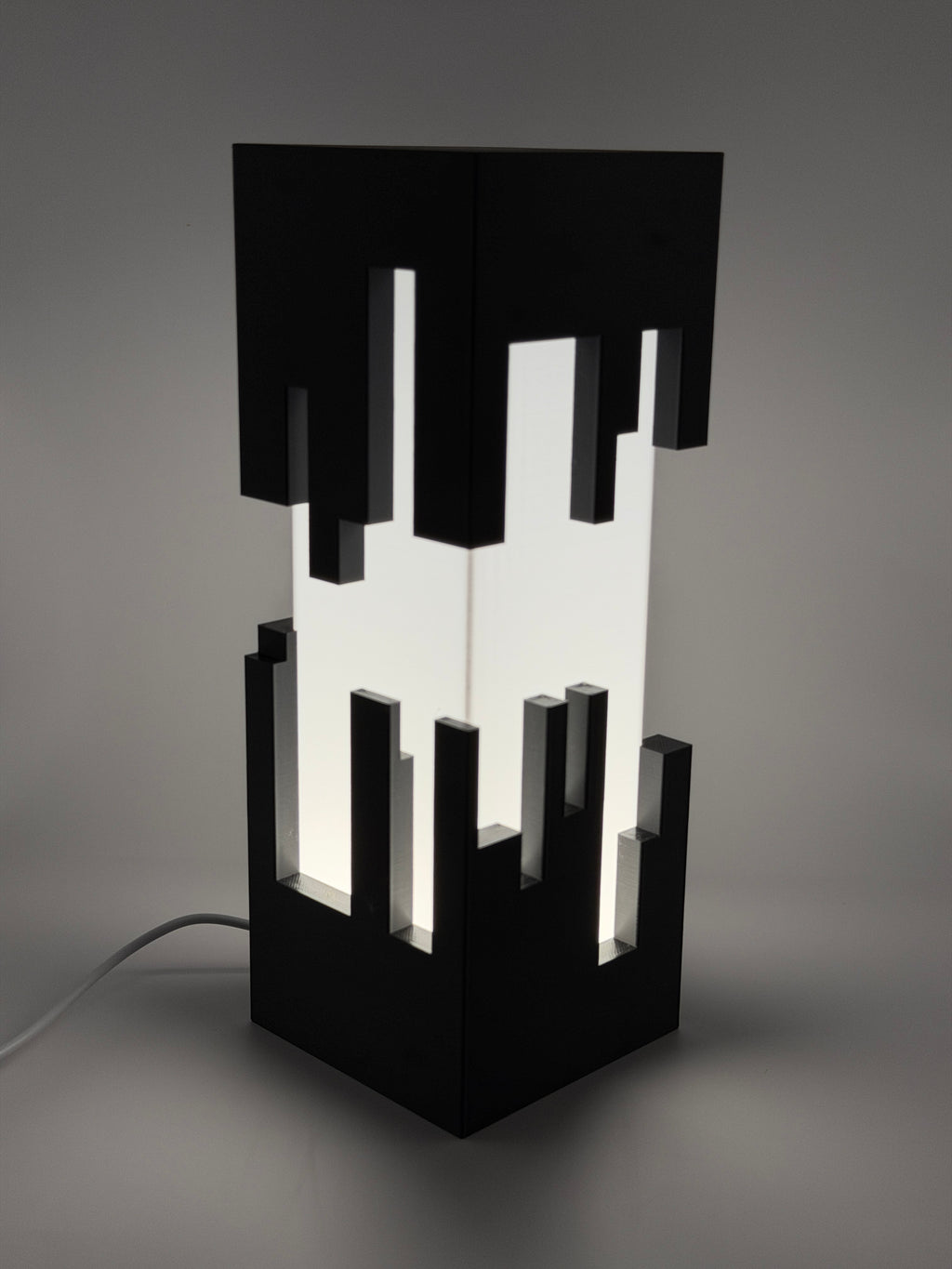 3D-Druck LED-Tischlampe "Pixel Pulse" (ohne Leuchtmittel)
