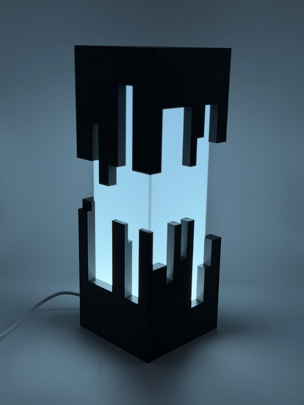 3D-Druck LED-Tischlampe "Pixel Pulse" (ohne Leuchtmittel)