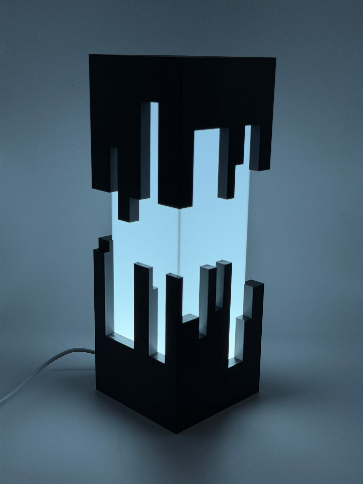 3D-Druck LED-Tischlampe "Pixel Pulse" (ohne Leuchtmittel)