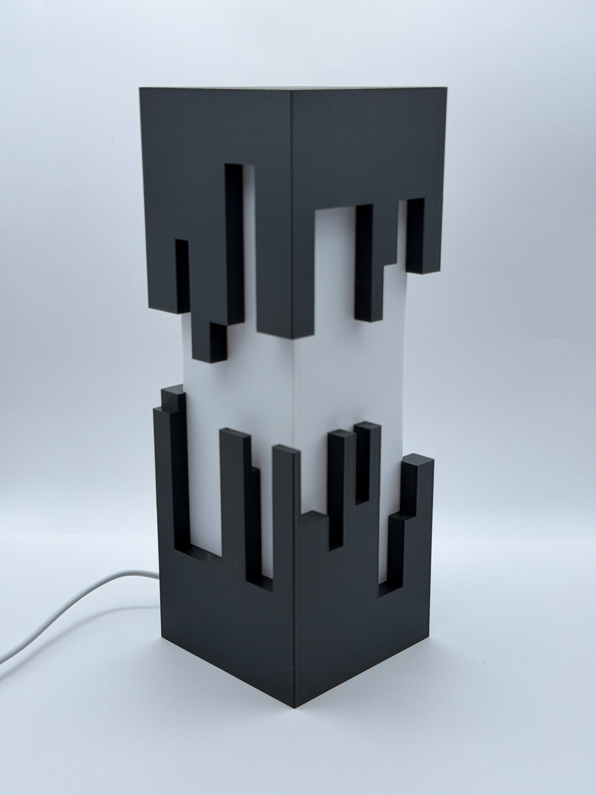 3D-Druck LED-Tischlampe "Pixel Pulse" (ohne Leuchtmittel)